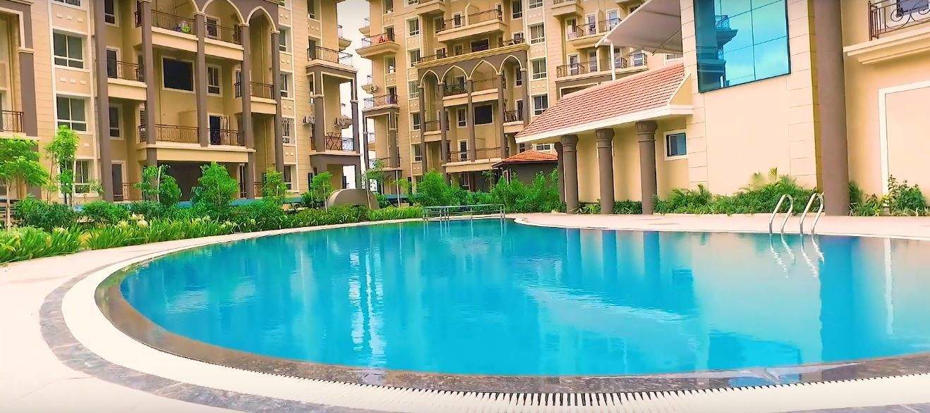  evara i Swimming Pool