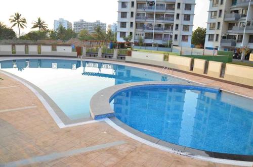  astonia-royale-phase-ii-k-and-l-building Swimming Pool