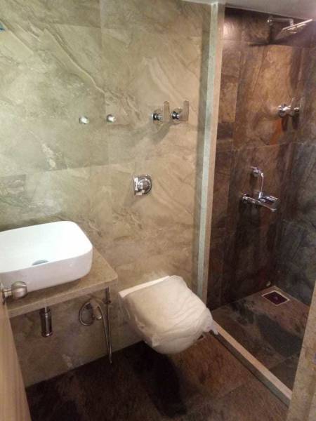  green-avenue-1a Bathroom