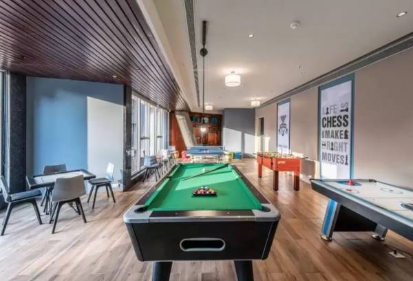  earth-wing-ebony Others