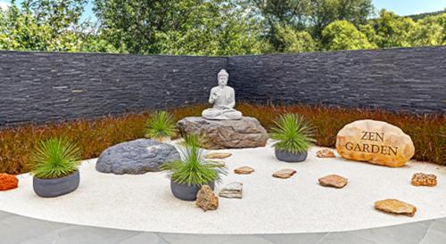  q-residences-r1 Landscaped Gardens