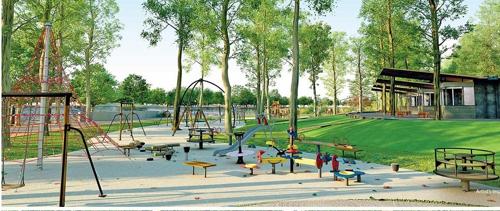  palava-estela-d-to-g Children's play area