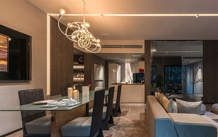  seasons c Dining Area