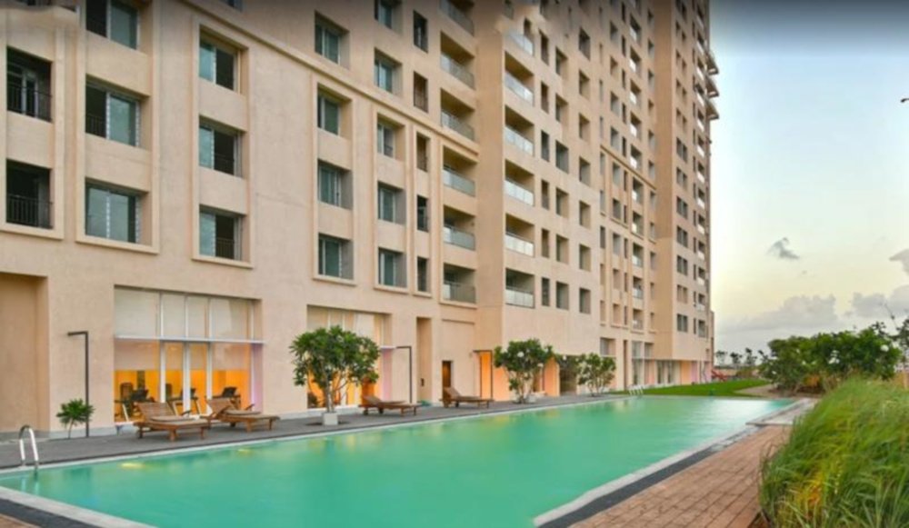  azziano wing j Swimming Pool