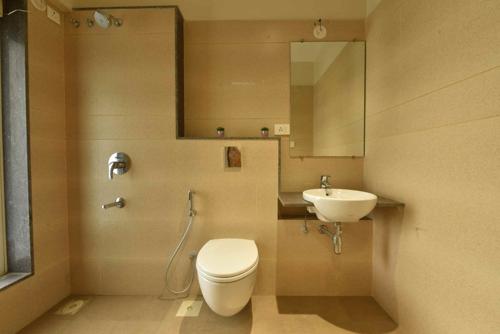  park-royale-c-d-wing Bathroom