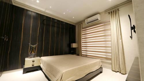  signature Bedroom