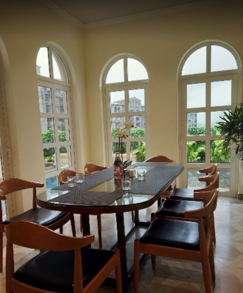  savroli 1 Dining Area