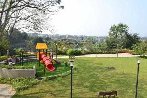  waters-edge-ii Children's play area