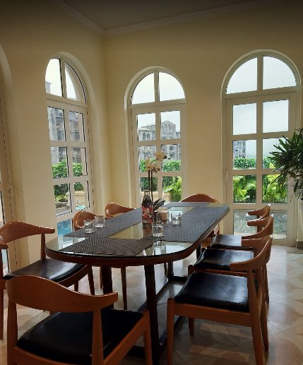  savroli 3 Dining Area