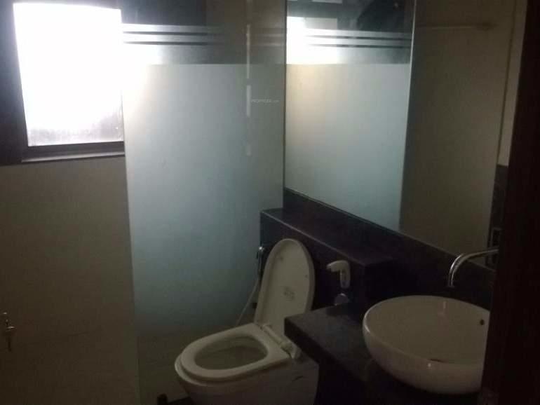  33 keshav kunj d wing Bathroom