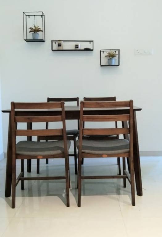  dream tower Dining Area