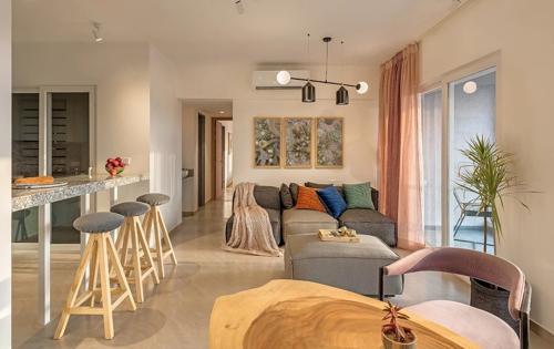  florida-water-color-ii Living Area