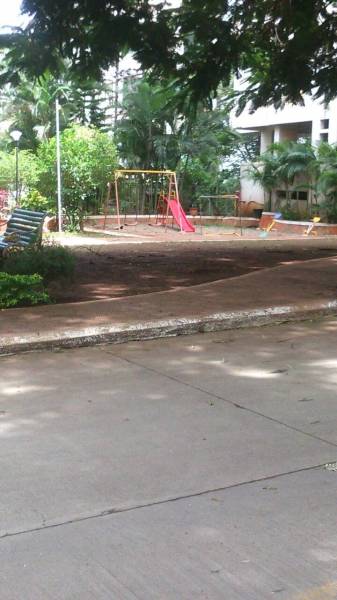  rolling-hills Children's play area