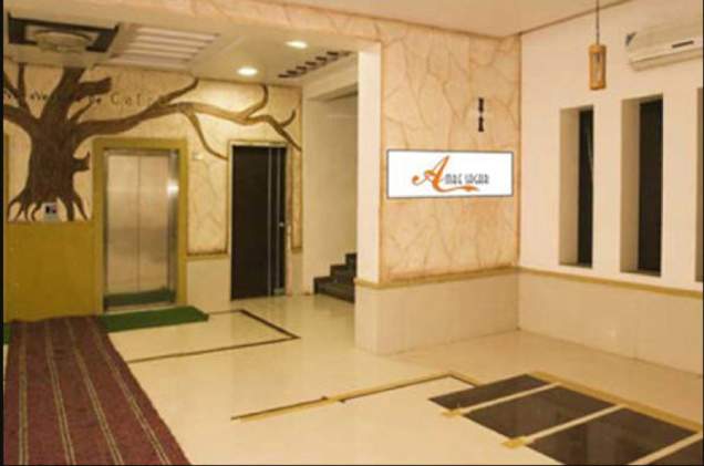  nisarg Lift Available