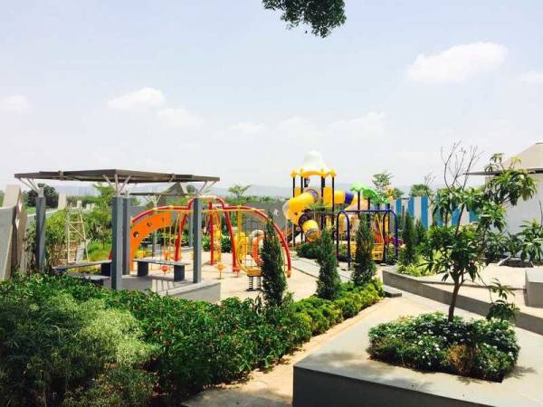  v-uptown-wing-b Others