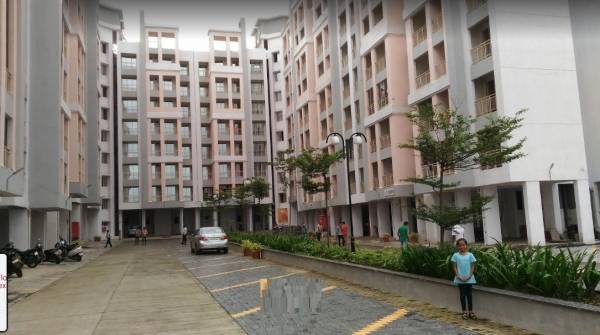  kute-fortune-b-building Paved Compound