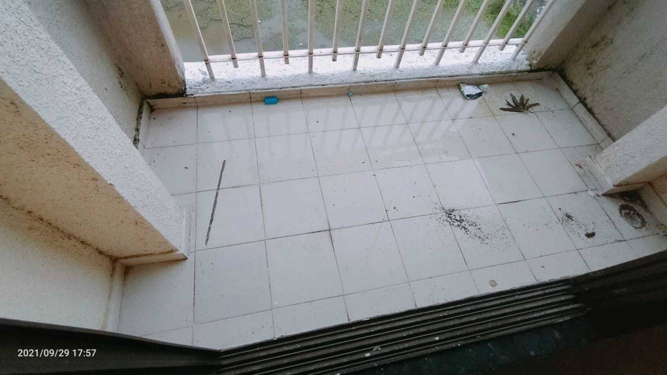  om sai heights ii Balcony