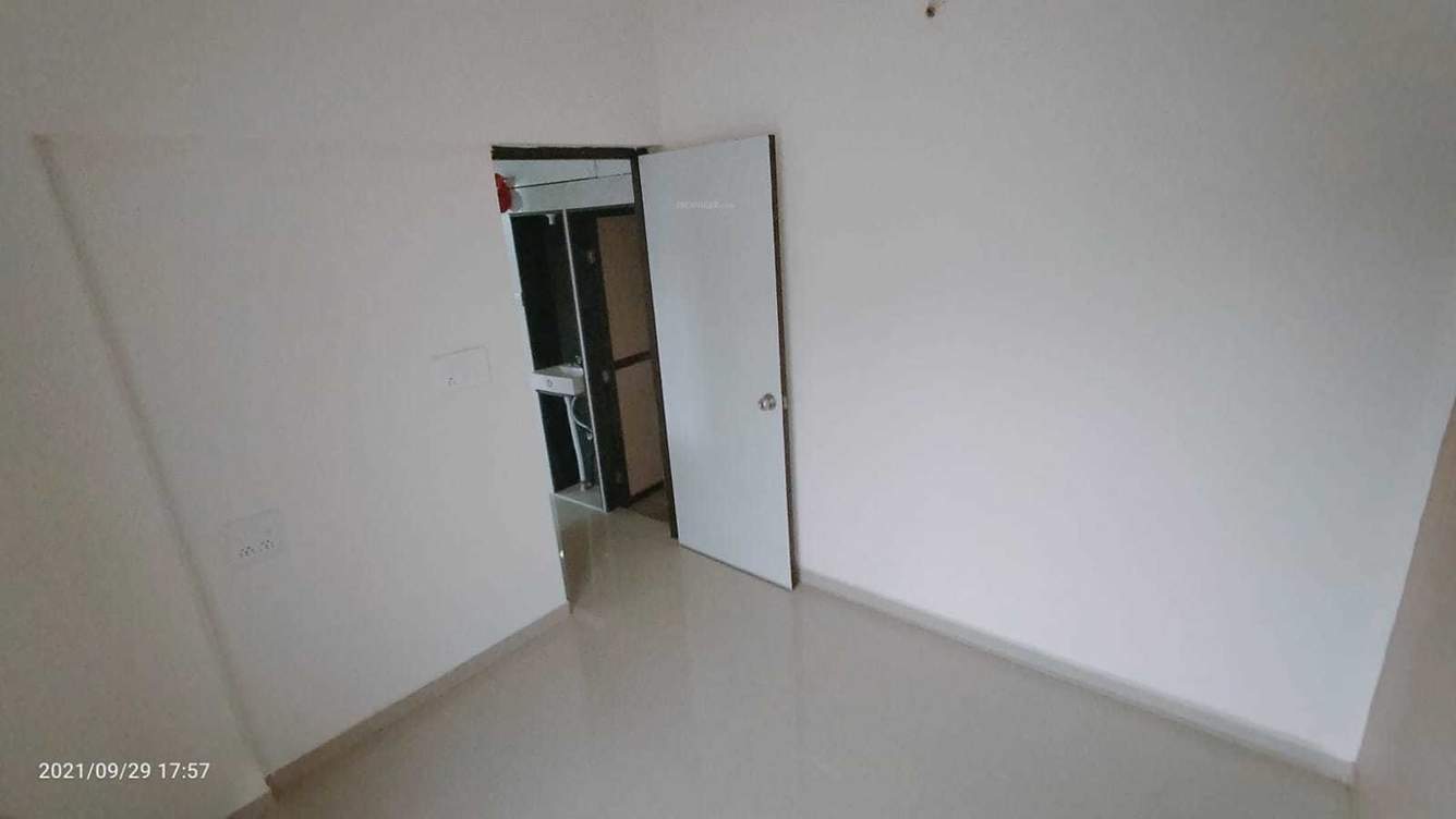  om sai heights ii Living Area