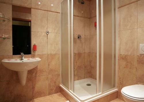  kumkum-sector-7-building-23-wing-f Bathroom