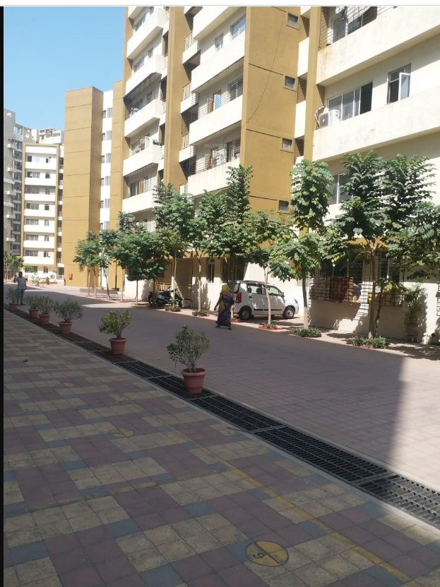  avenue d phase iii Paved Compound