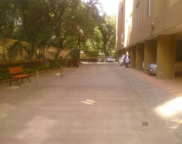  estoria-c Paved Compound