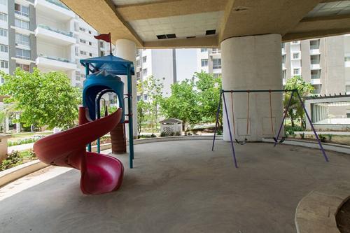  zephyr-building-u Children's play area