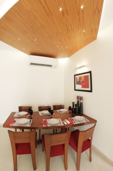  capital city Dining Area