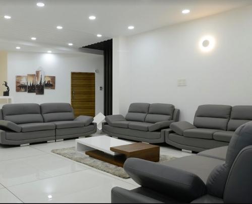  moments-phase-5 Living Area