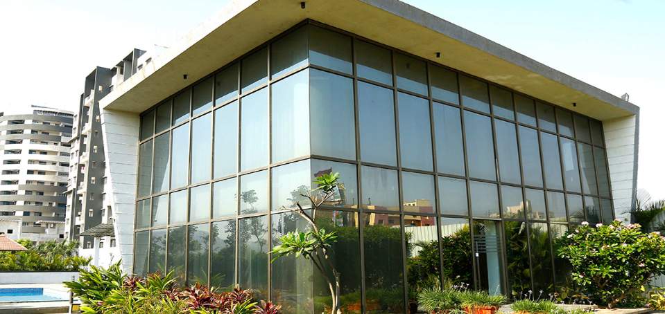  silver stone Club House