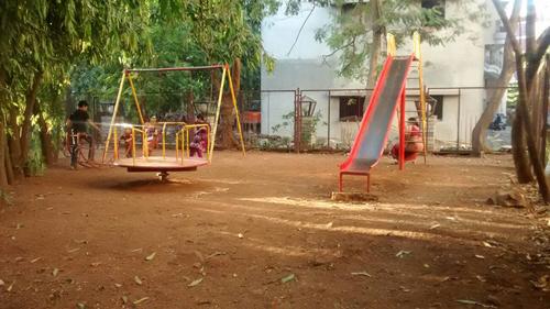  avenue-ii-g Children's play area