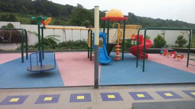  isle-royale-tower-2-and-3 Children's play area