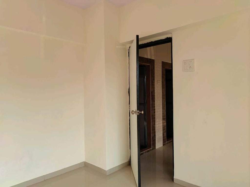  indus b no 5 wing f g Living Area