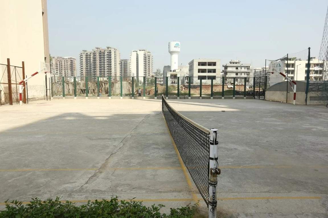  orra Basketball Court