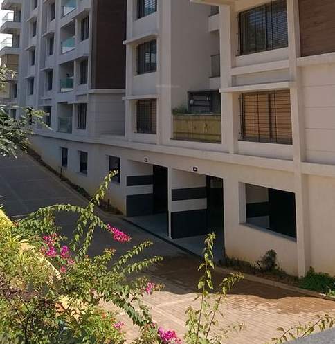  morzaria grandeur ii Paved Compound