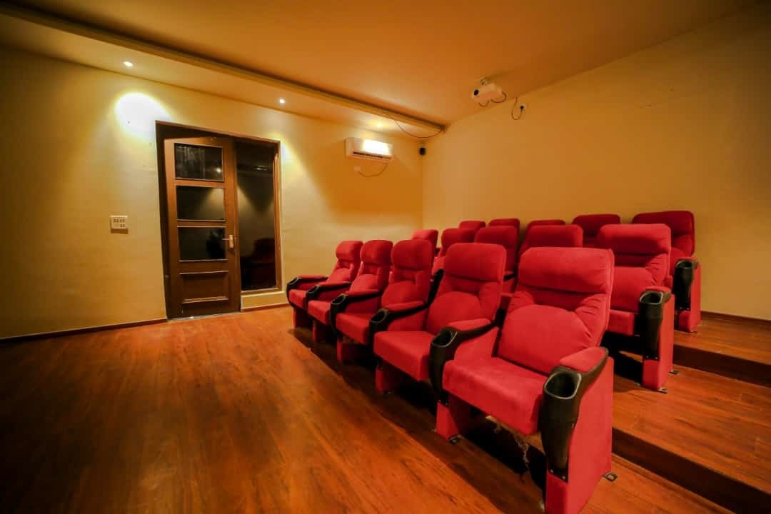 world Mini Theatre