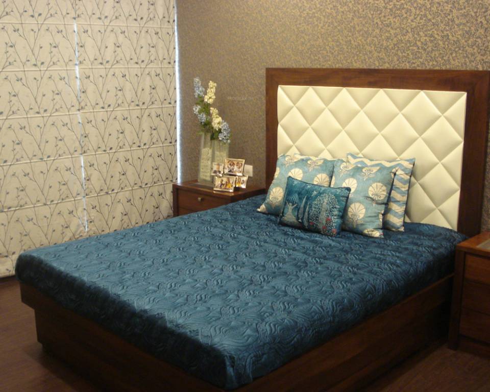 emerald garden Bedroom