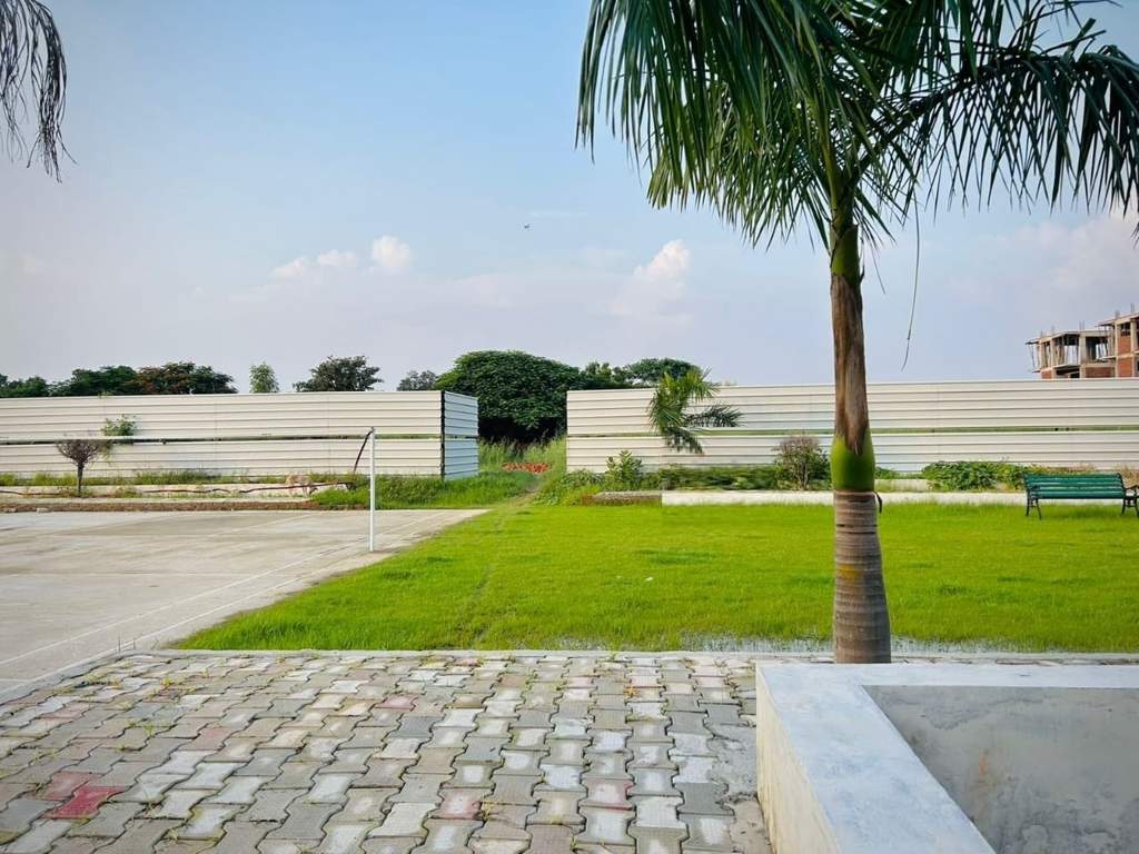  new saket phase 1 Landscaped Gardens