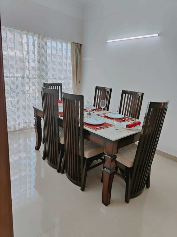  the grande Dining Area