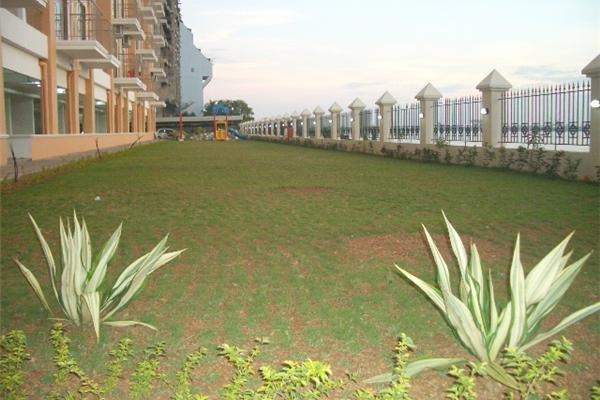 marine plaza Landscaped Gardens