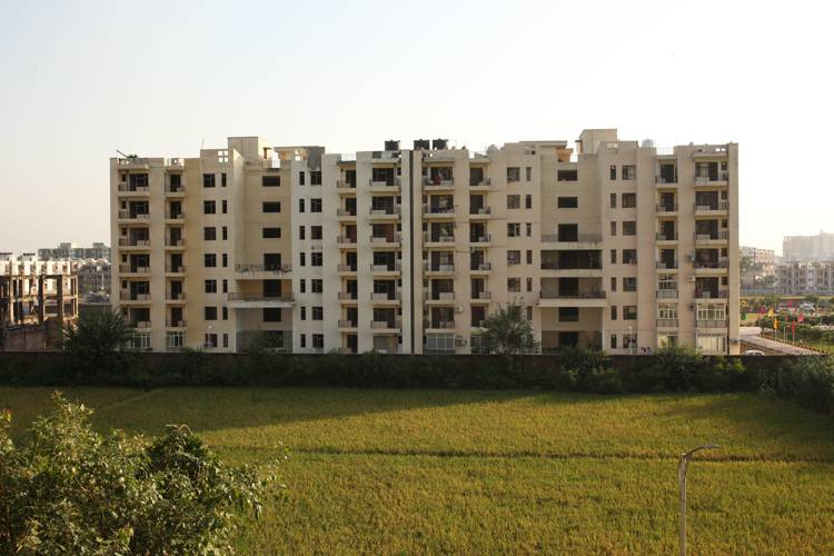 Main Elevation Image 1 of Golden Sand Builder Apartments, Unit