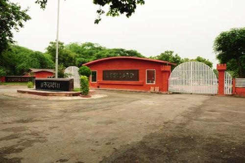  woodland-paradise-rudraksh-kalptaru Entrance Gate Security Cabin