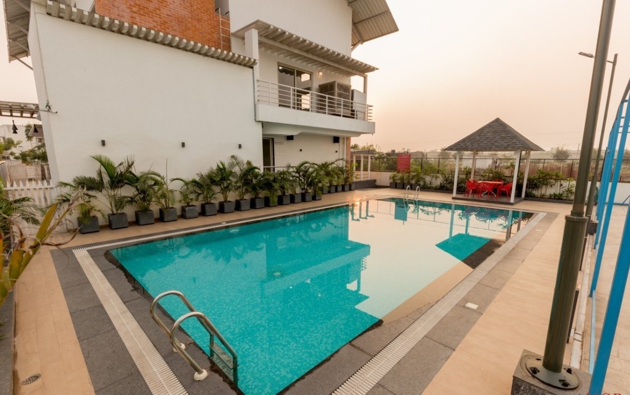  green avenue Swimming Pool