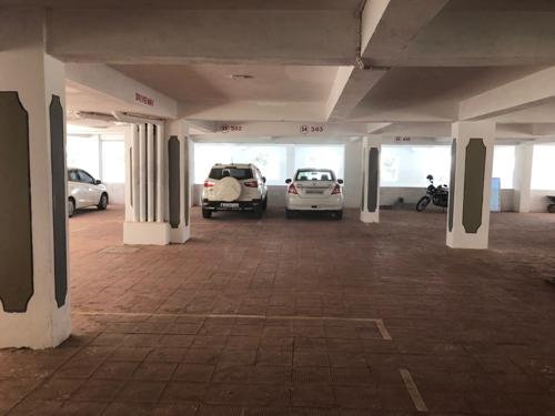  city Closed Car Parking