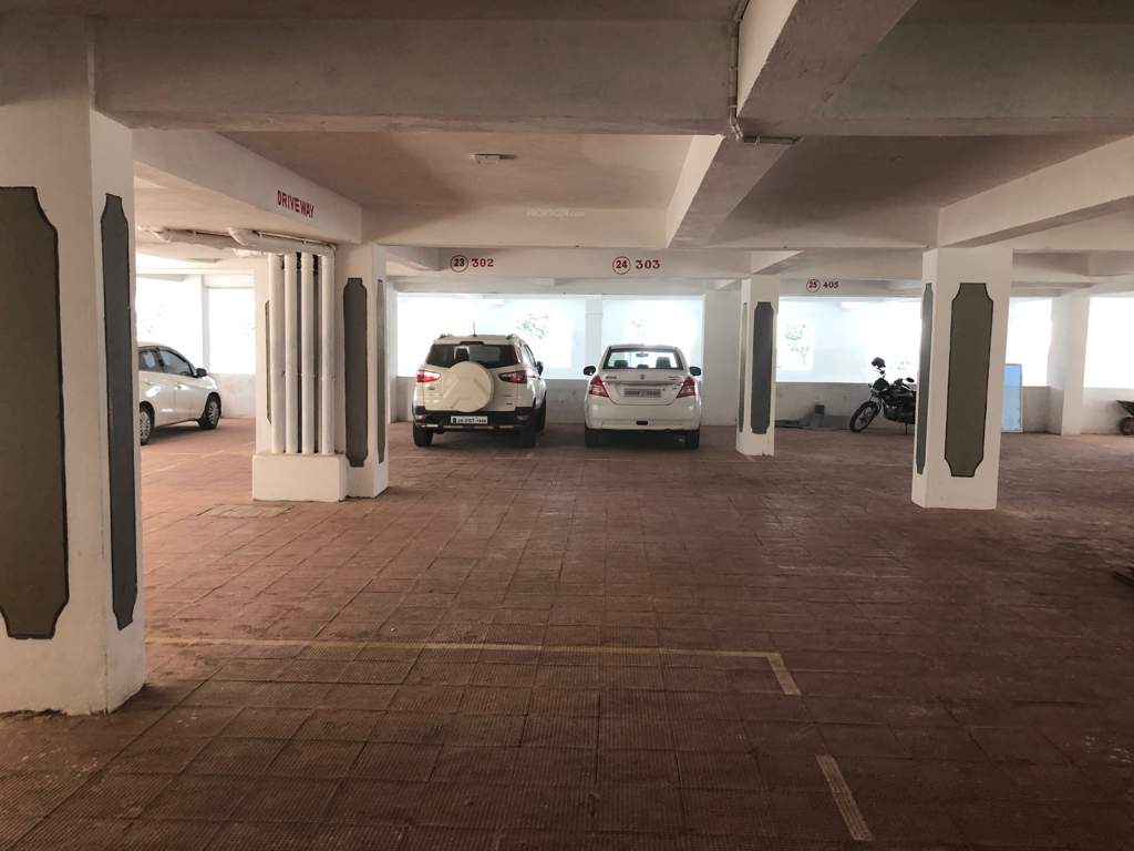  city Closed Car Parking