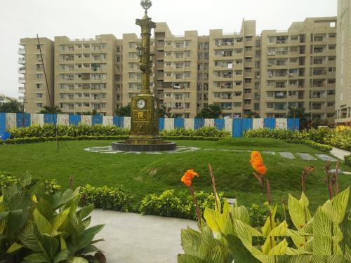  the-residence-1 Landscaped Gardens