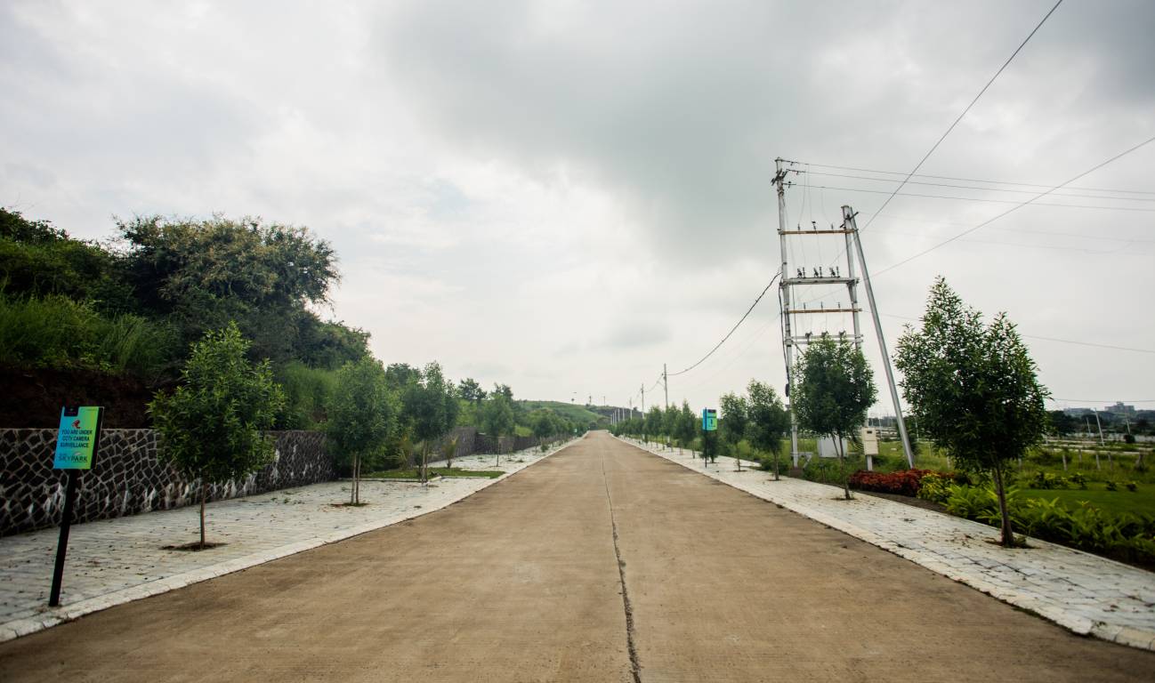 silver sky park Plot