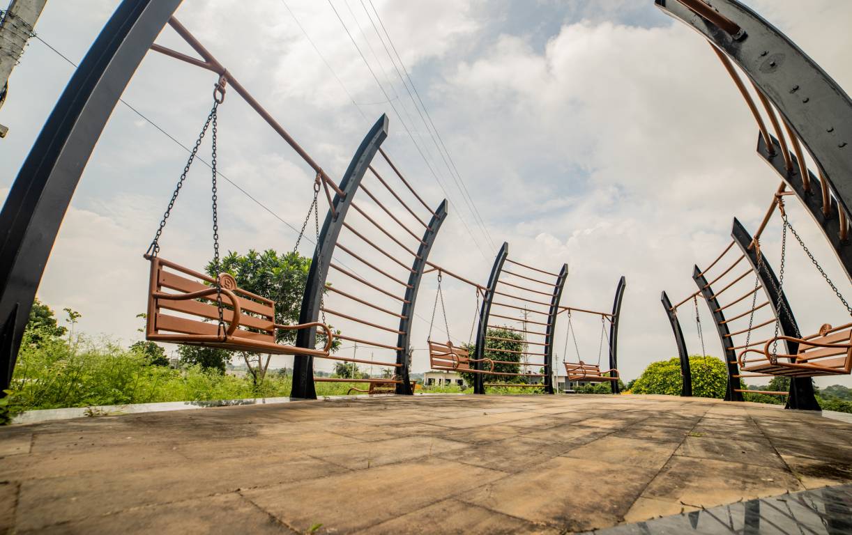 silver sky park Plot