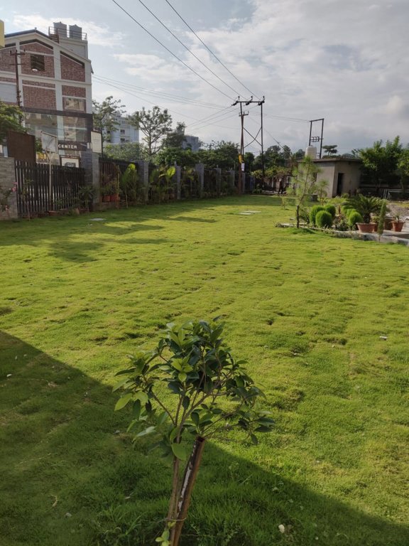  urban hill Landscaped Gardens