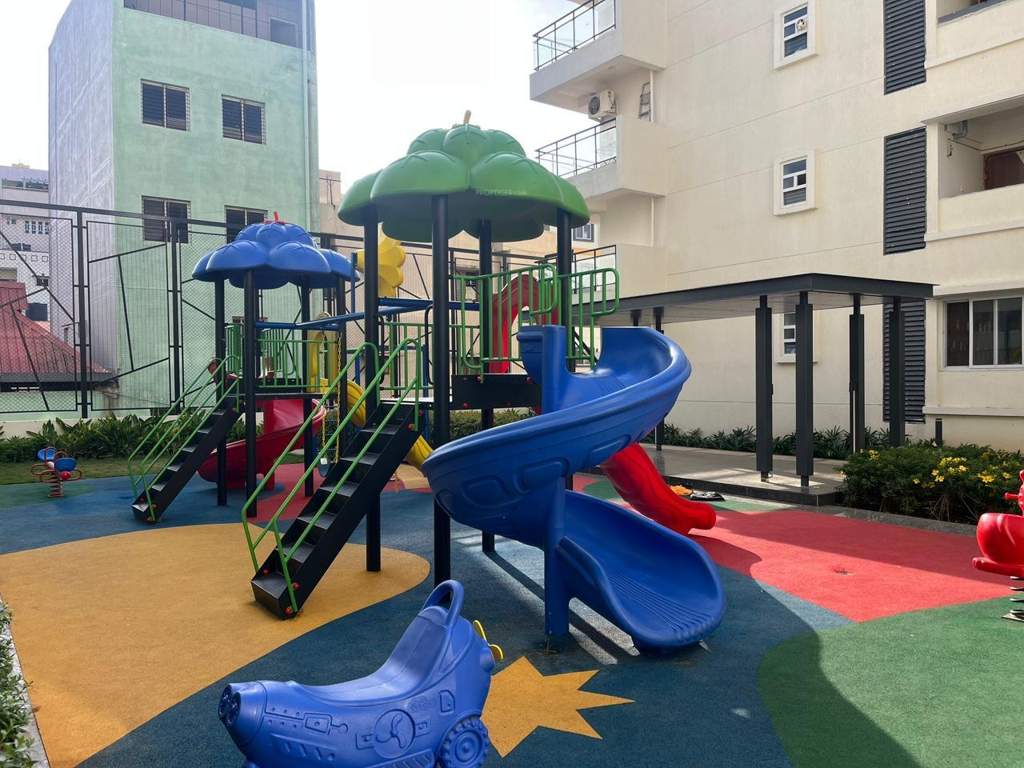  skanda lake front Children's play area