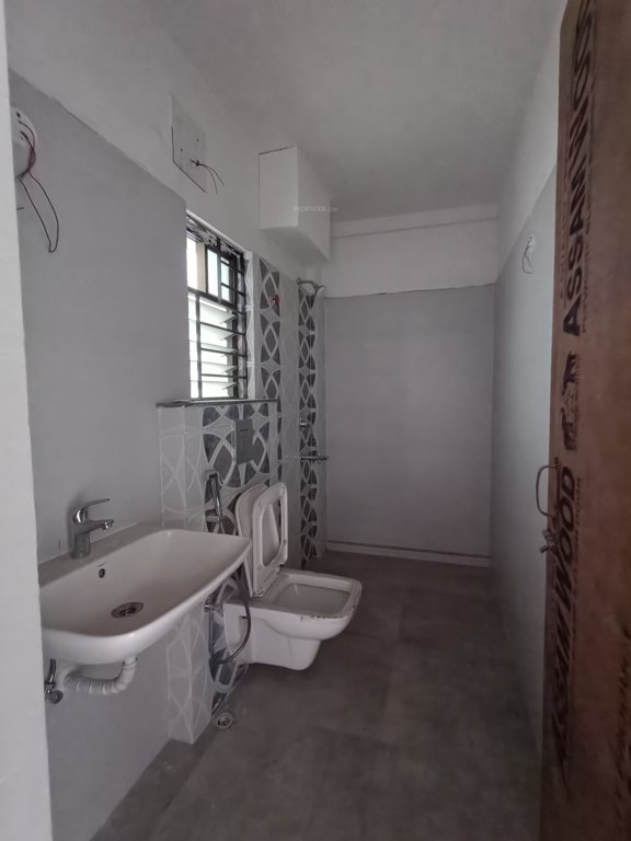  mayfair greens 2 Bathroom